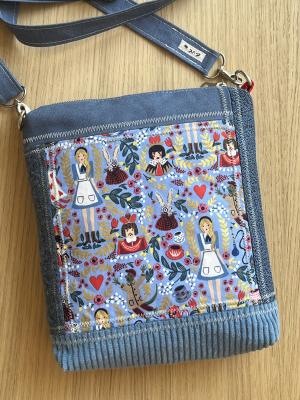"Flickenwerk II/5" (jeansblau) - ALICE IM WUNDERLAND